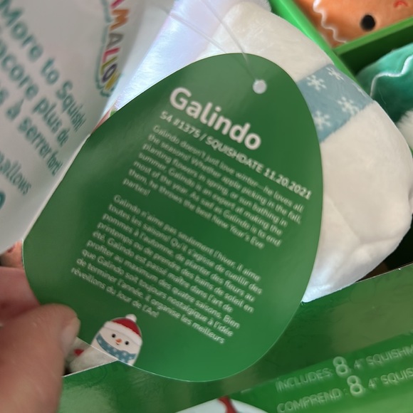Holiday limited edition Squishmallow “Galindo” 1/8 in set - Picture 3 of 4